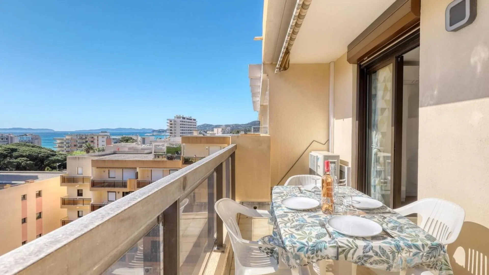 T2 200M From Lavandou Beach Classified 3 Le Lavandou
